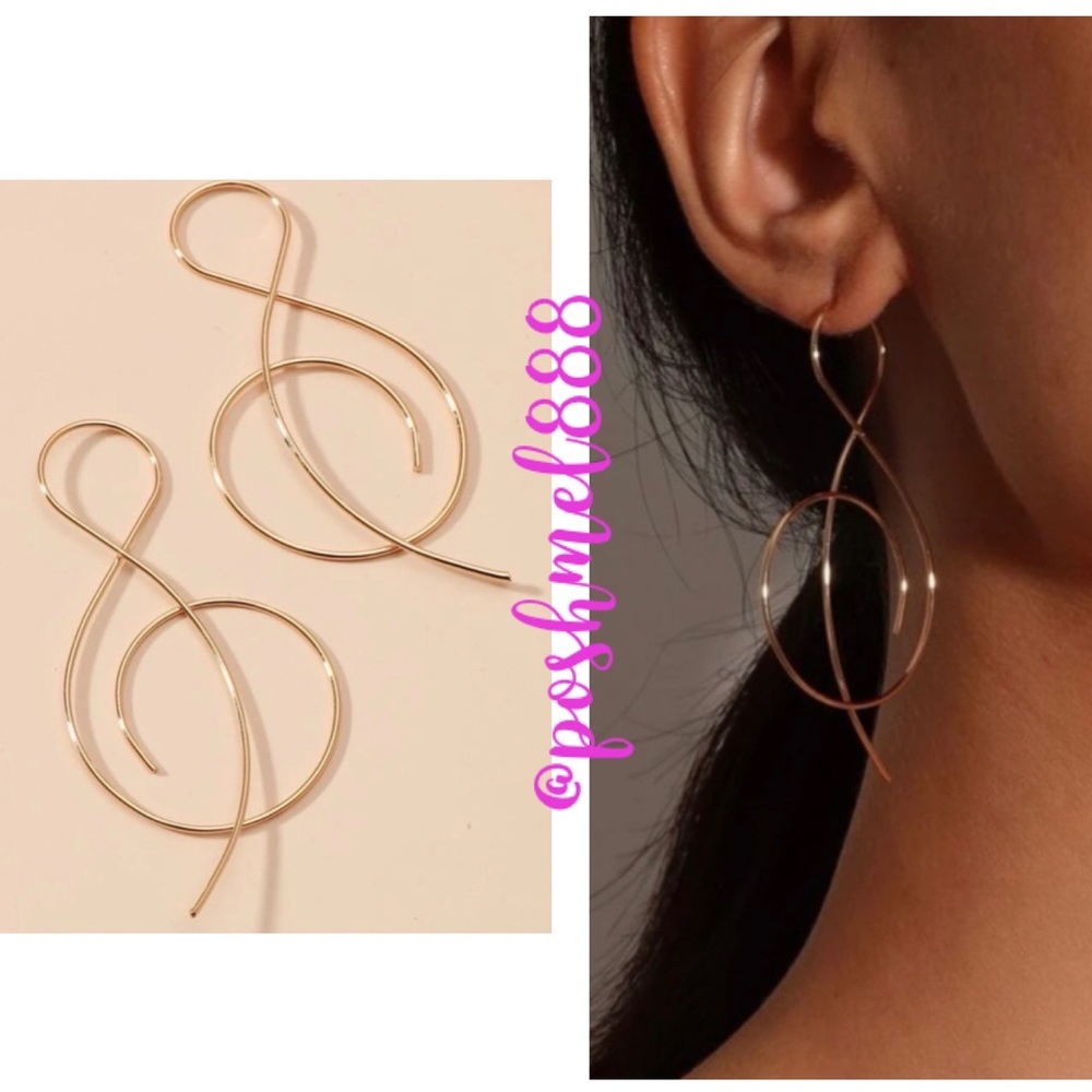 Stunningly Unusual🎼✨Featherweight [GOLD] Treble Clef Music Note Hoop Ear…